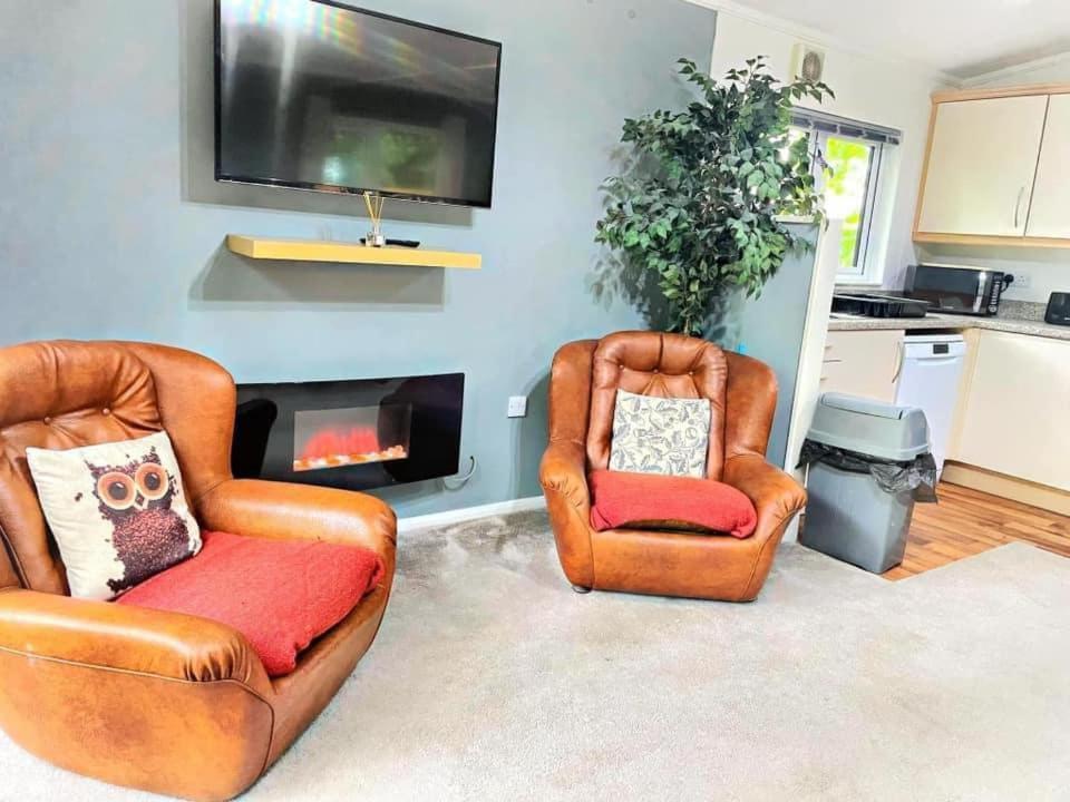 Woodland View -Hot Tub-Tenby-Carmarthen-St Clears Bagian luar foto